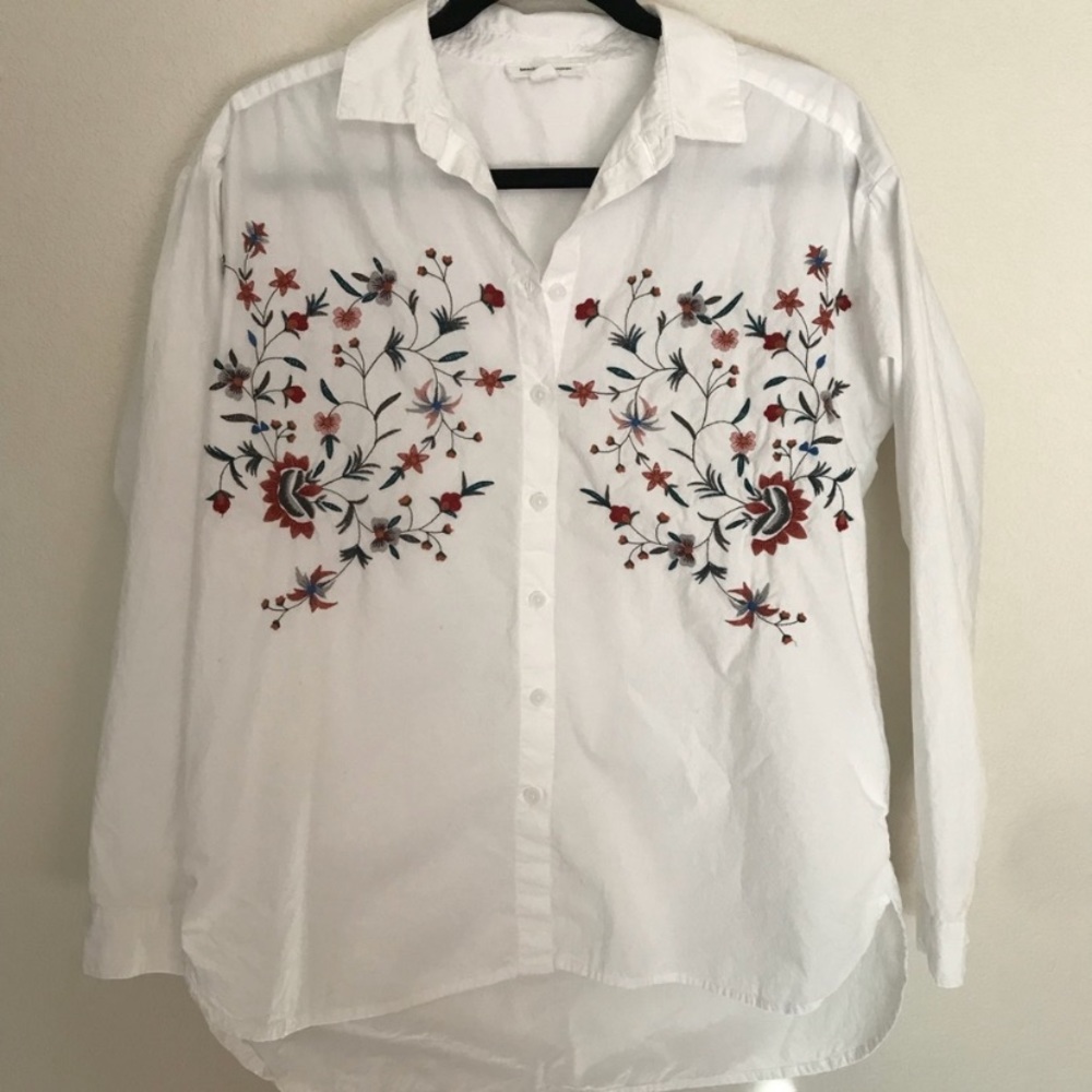 beach lunch lounge Button Down Flower Embroidery
